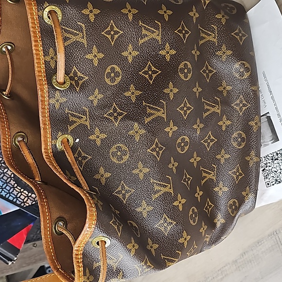 Louis Vuitton Petite Noe Monogram - Picture 12 of 16